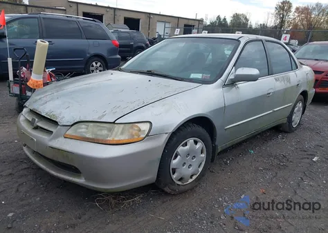 1998 Honda Accord Lx из США, поврежденный, VIN 1HGCG5647WA155553